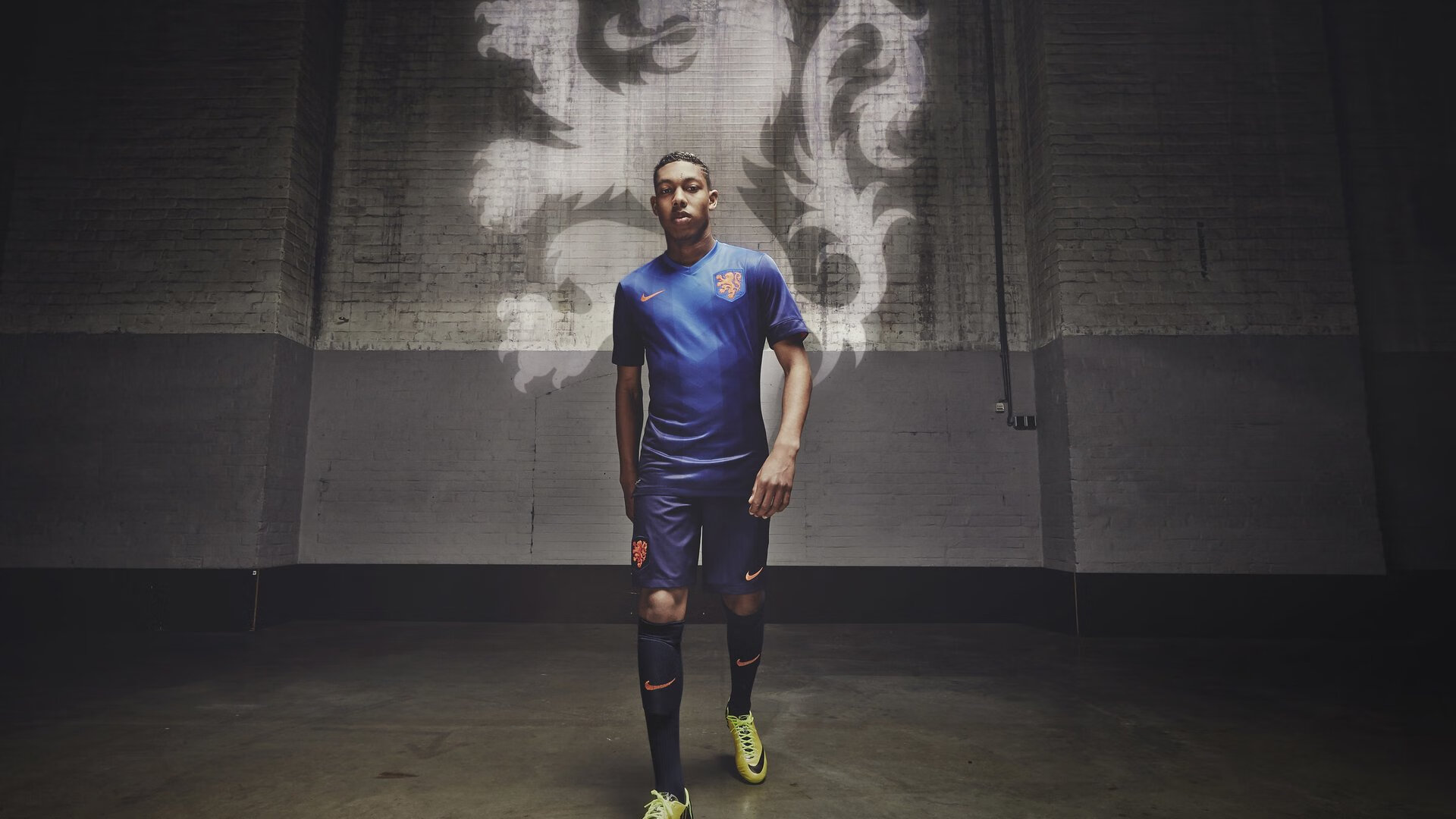 九游娱乐APP-吉约克雷斯缺席原因曝光阿森纳球迷炸开锅，吉约vs迪恩